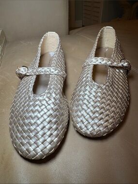 House of Harlow 1960 Gold Metallic Braided Mary Jane Woven Flats LIKE NEW 6.5